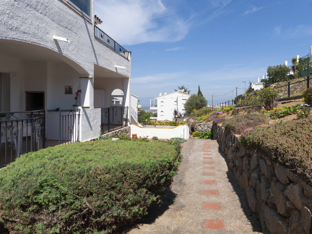 Appartement 35 m² à Roses, piscine et vue montagne - Photo 5
