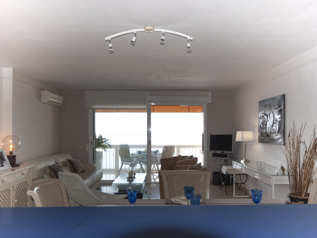 Appartement 80m² front de mer, piscine & parking à Roses - Photo 8
