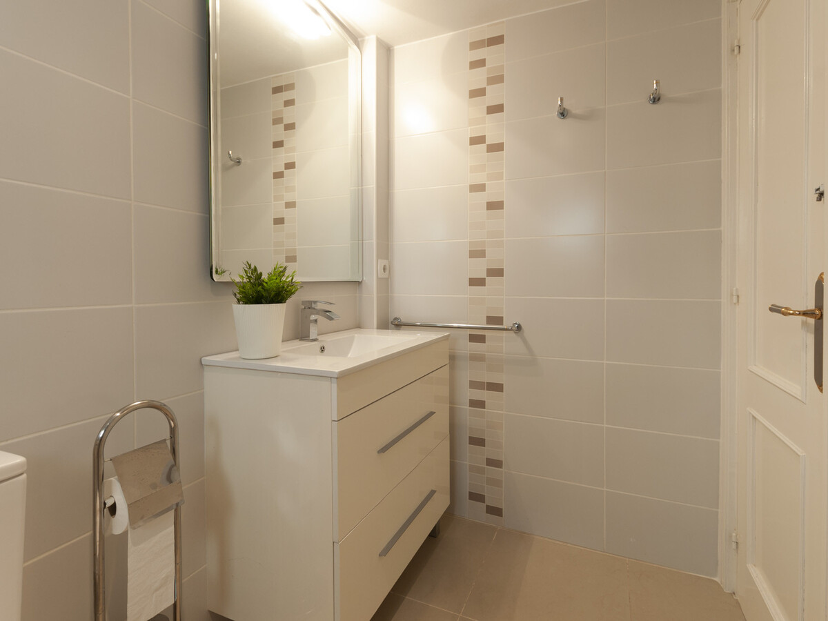 Appartement 80m² front de mer, piscine & parking à Roses - Photo 20