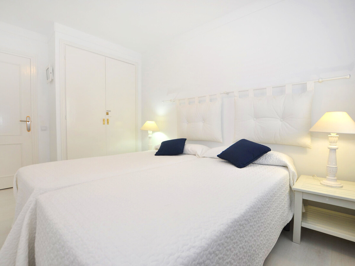 Appartement 80m² front de mer, piscine & parking à Roses - Photo 34