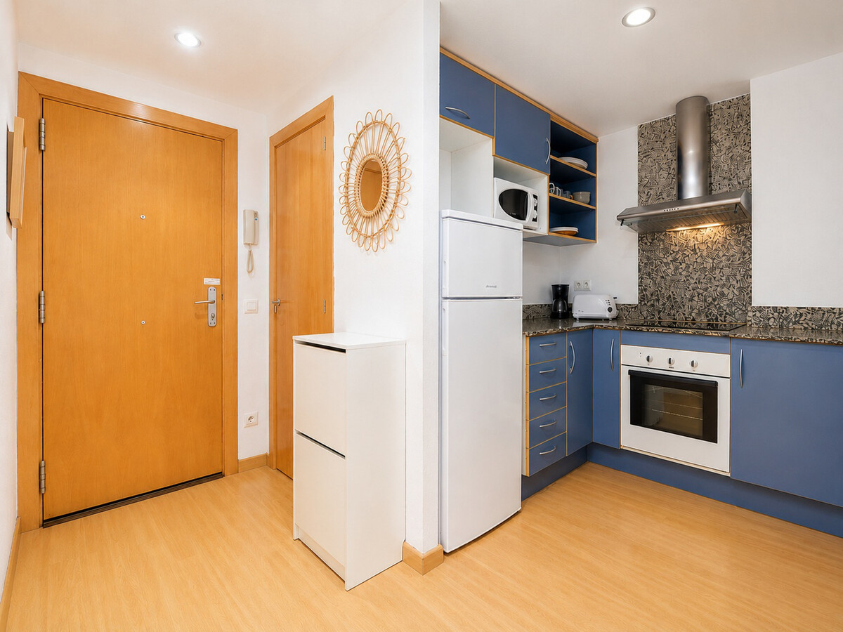 Appartement 2 chambres Roses, piscine et parking couvert - Photo 9