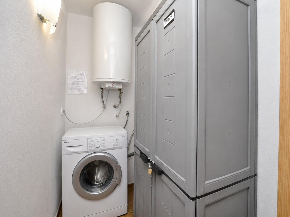 Appartement 2 chambres Roses, piscine et parking couvert - Photo 15