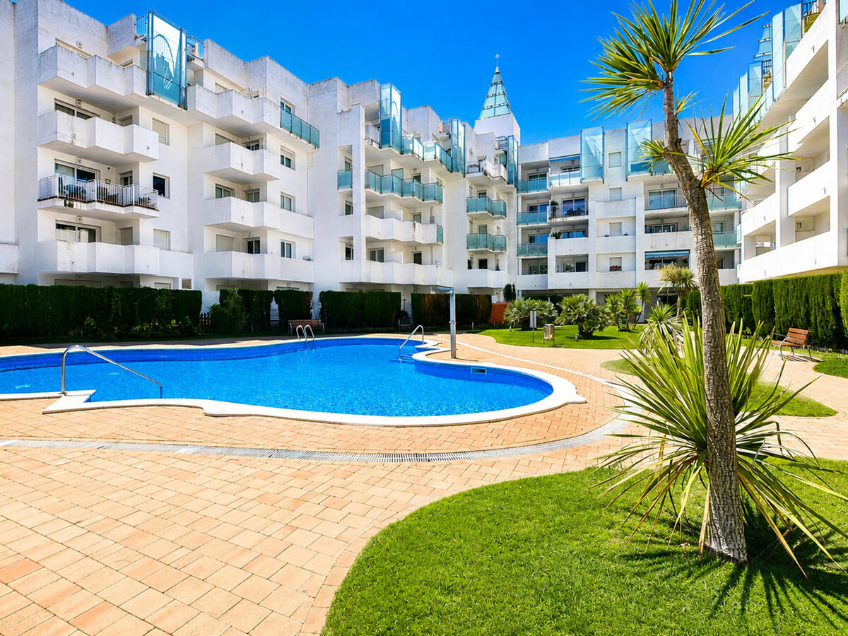 Appartement 2 chambres Roses, piscine et parking couvert - Photo 16