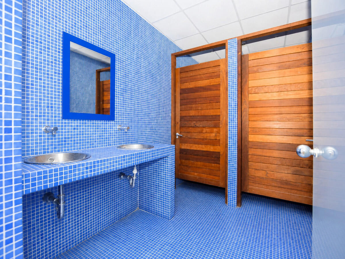 Appartement 2 chambres Roses, piscine et parking couvert - Photo 22