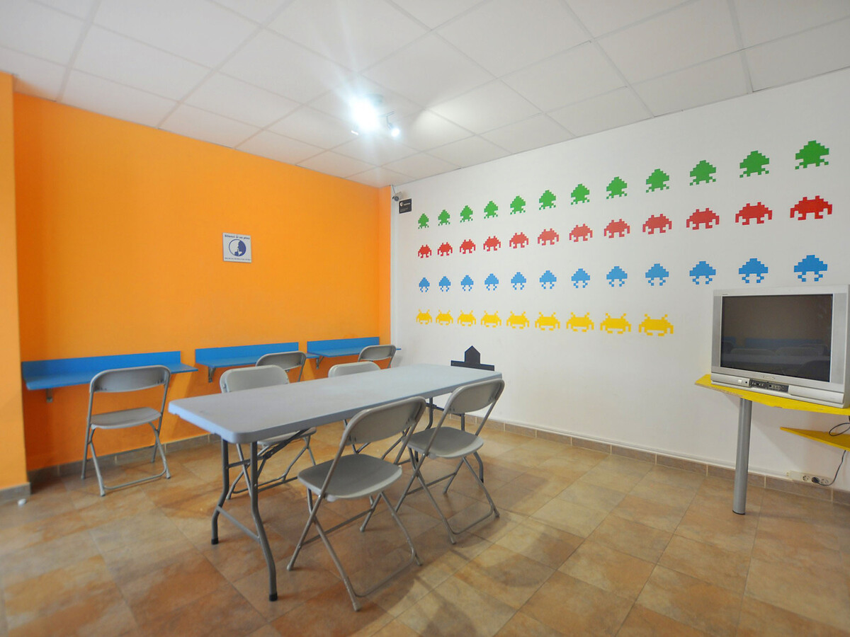 Appartement 2 chambres Roses, piscine et parking couvert - Photo 25