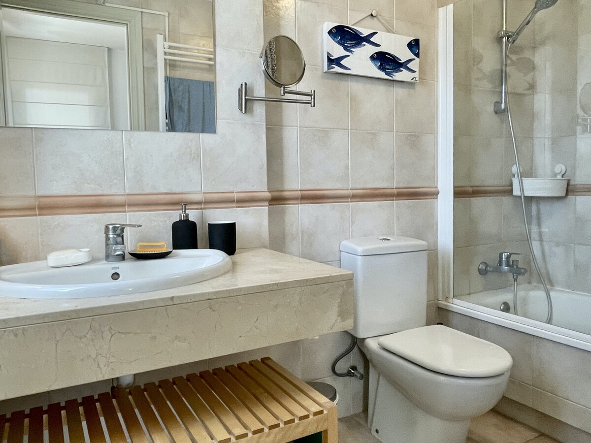 Appartement Green Mar – 3 chambres, piscine, plage à proximité - Photo 16