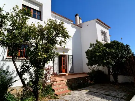 Location maison à L'Escala, Appartement pour 6 personnes avec terrasse et animaux admis, proche de la plage