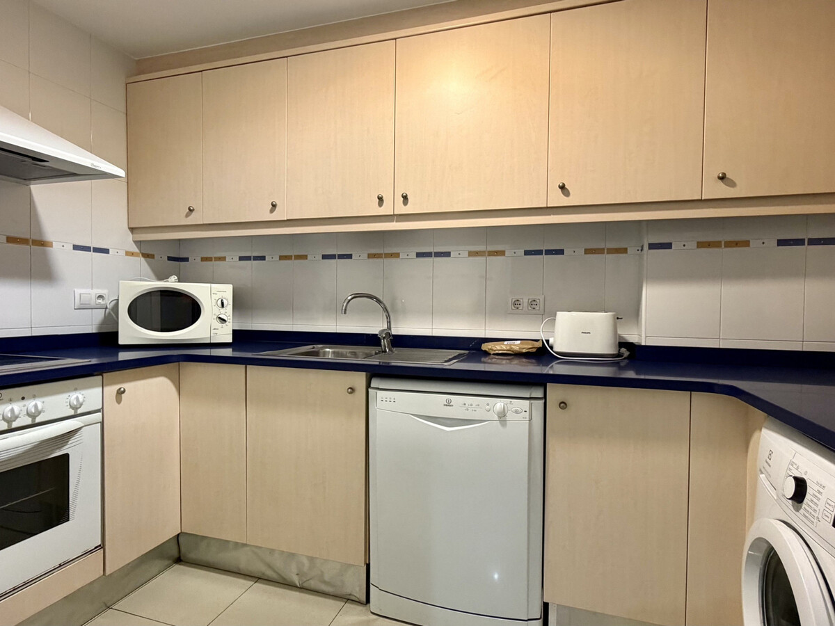 Appartement 2 chambres à L'Escala, piscine et parking - Photo 11