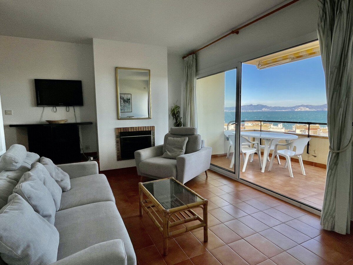 Appartement 2 chambres lumineux avec terrasse et parking à L'Escala - Photo 2