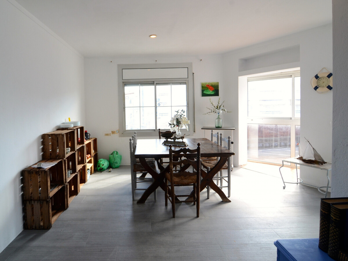Appartement 6 pers. à L'Escala, cuisine aménagée et climatisation - Photo 4
