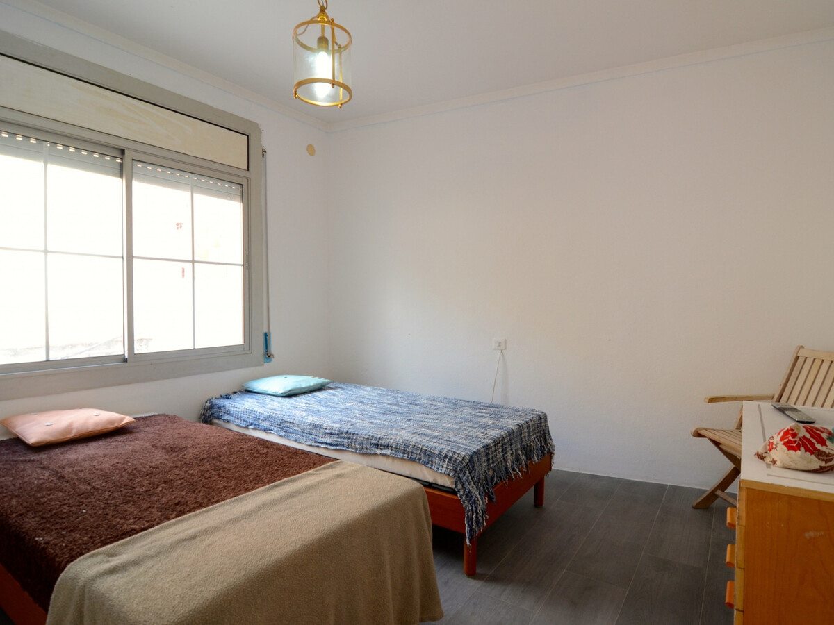 Appartement 6 pers. à L'Escala, cuisine aménagée et climatisation - Photo 13