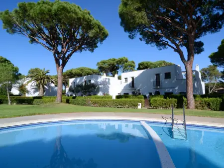 Location maison à Pals, Charmante maison à Pals avec piscine commune, proche plage