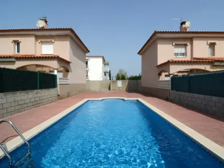 Location maison à L'Escala, Appartement confortable pour 8 avec piscine à LEscala