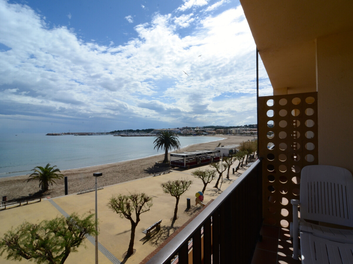 Appartement 2 chambres en première ligne de plage à L'Escala - Photo 2