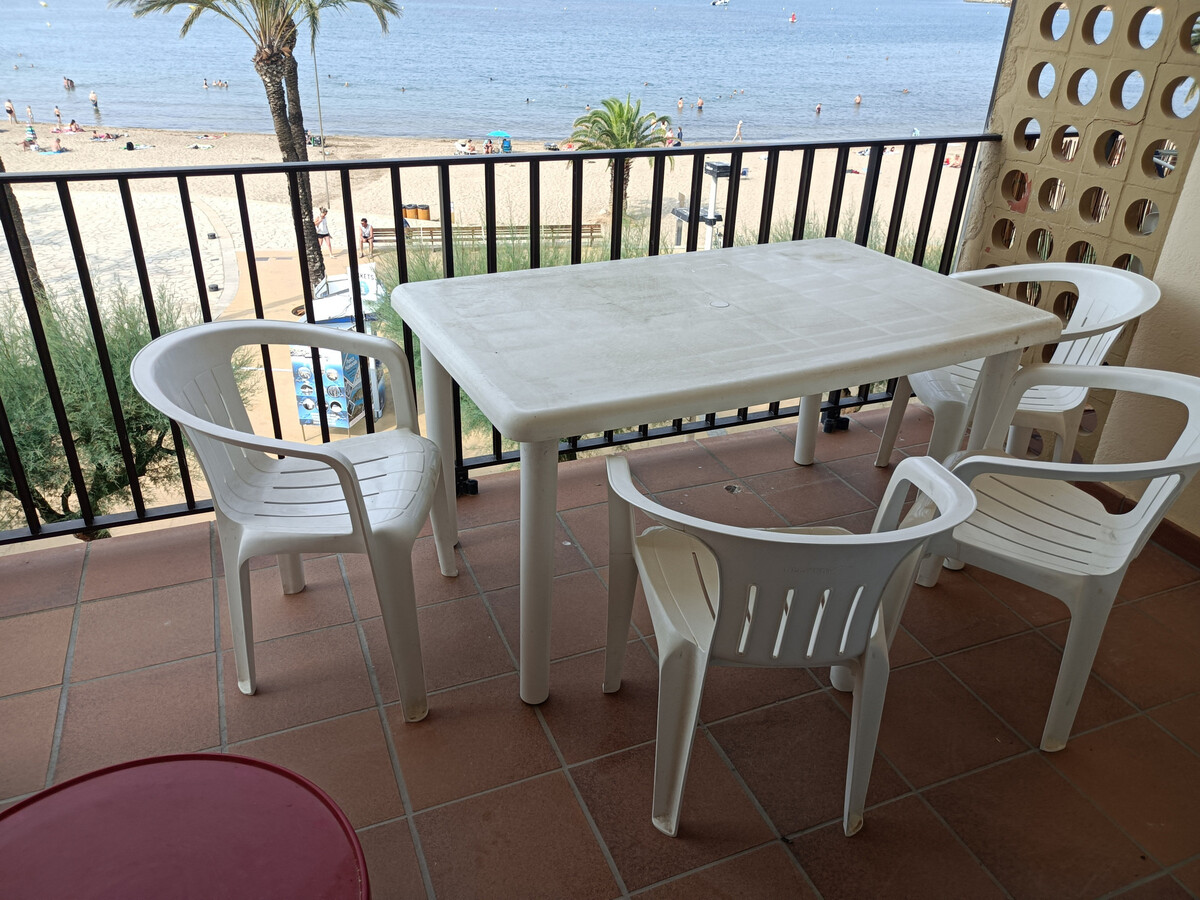 Appartement 2 chambres en première ligne de plage à L'Escala - Photo 4