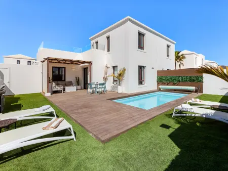 Location villa à Playa Blanca, Villa moderne à Playa Blanca avec piscine privée