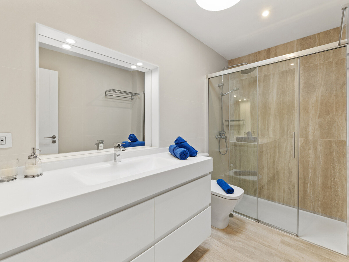 Duplex 120 m² avec vue mer à 100 m de la plage - Photo 4