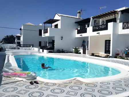 Location appartement à Puerto del Carmen, Appartement rénové à Puerto del Carmen avec piscine