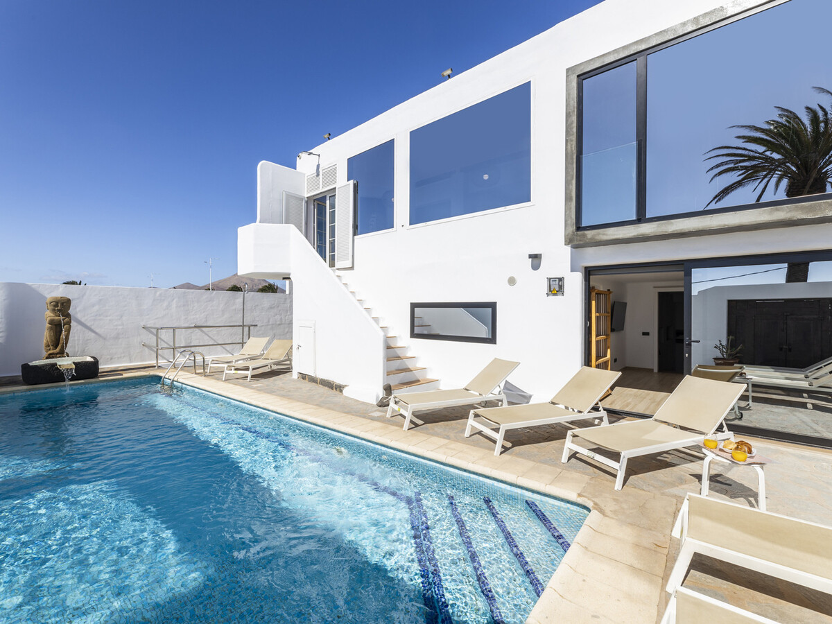 Villa Atlántico à Arrecife : 8 pers, piscine eau salée - Photo 1