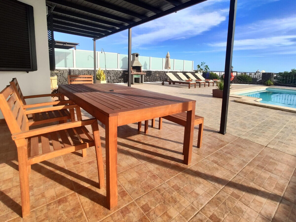 Villa 21 à Puerto del Carmen : piscine privée chauffée - Photo 3