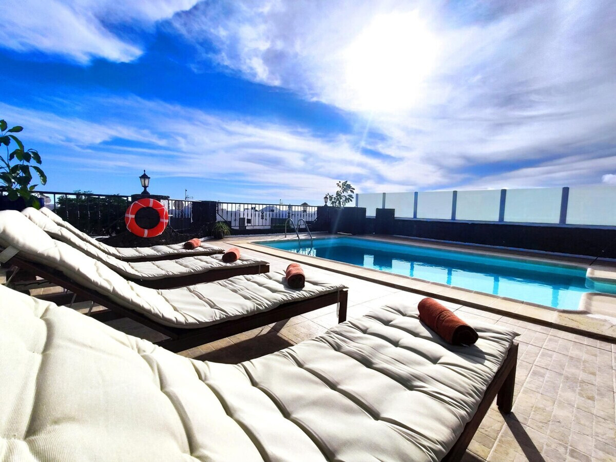 Villa 21 à Puerto del Carmen : piscine privée chauffée - Photo 5