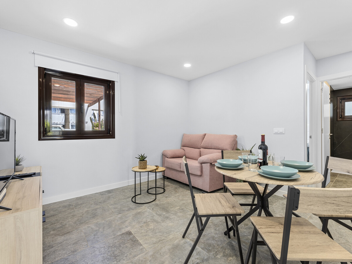 Appartement rénové 4 pers. à Puerto del Carmen, face piscine - Photo 3