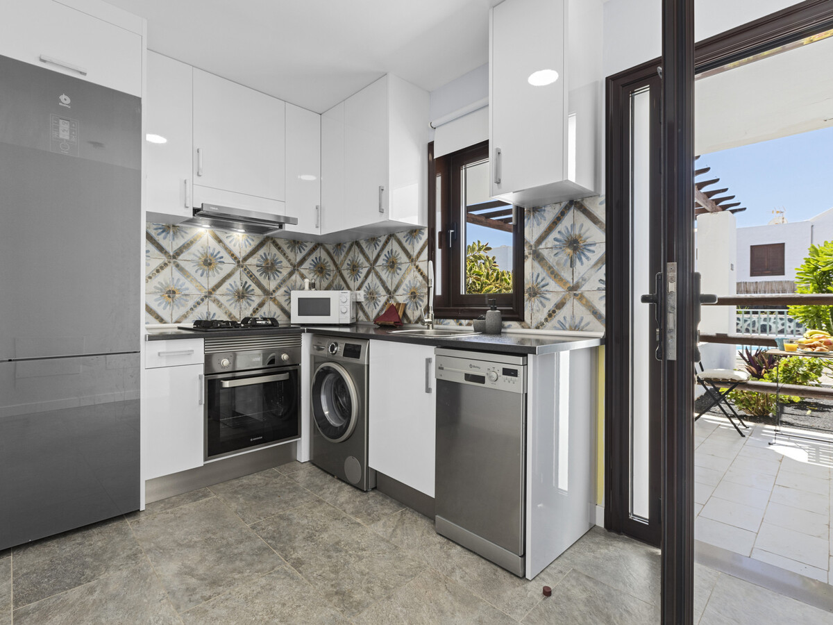 Appartement rénové 4 pers. à Puerto del Carmen, face piscine - Photo 8