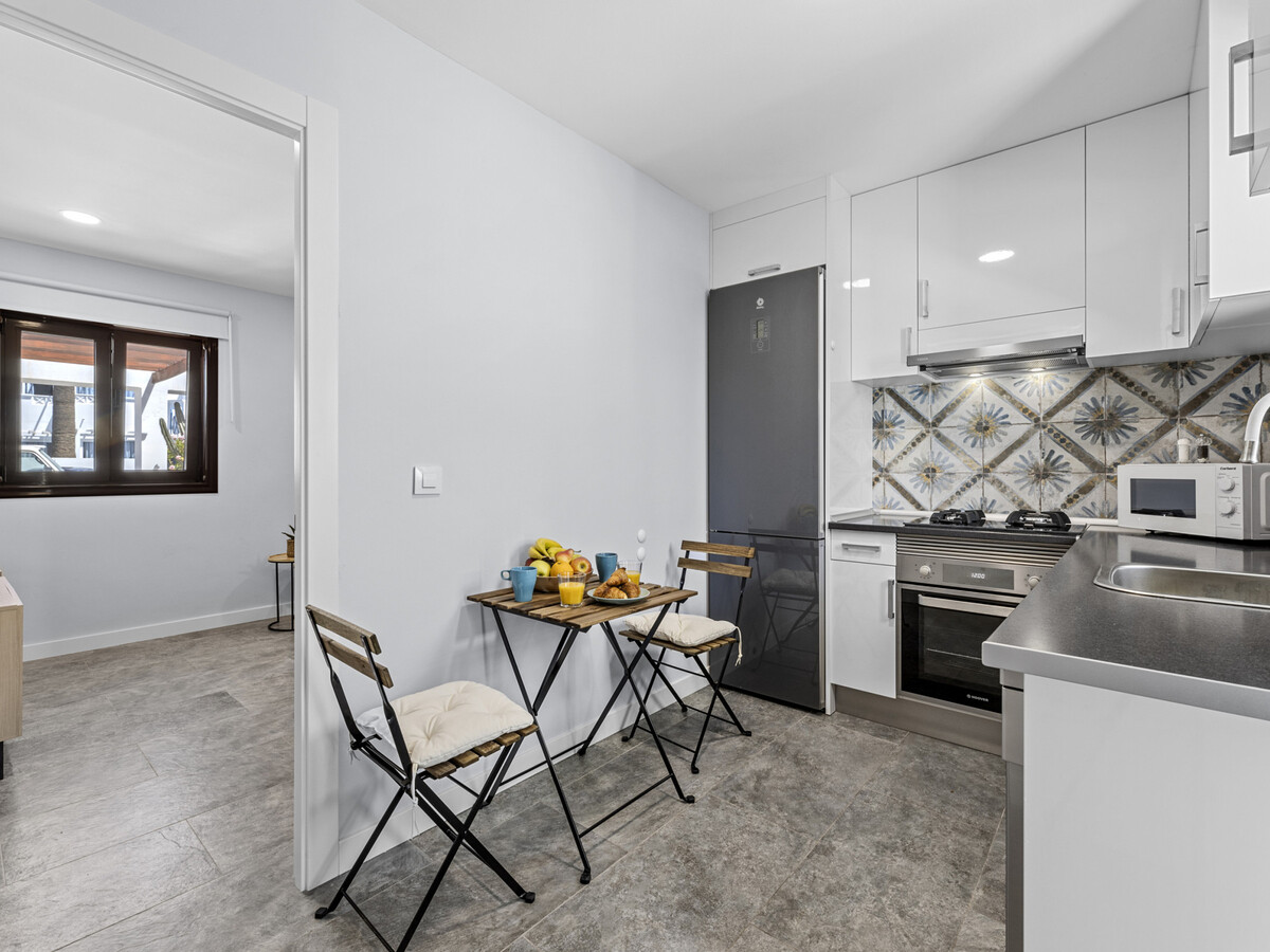 Appartement rénové 4 pers. à Puerto del Carmen, face piscine - Photo 16