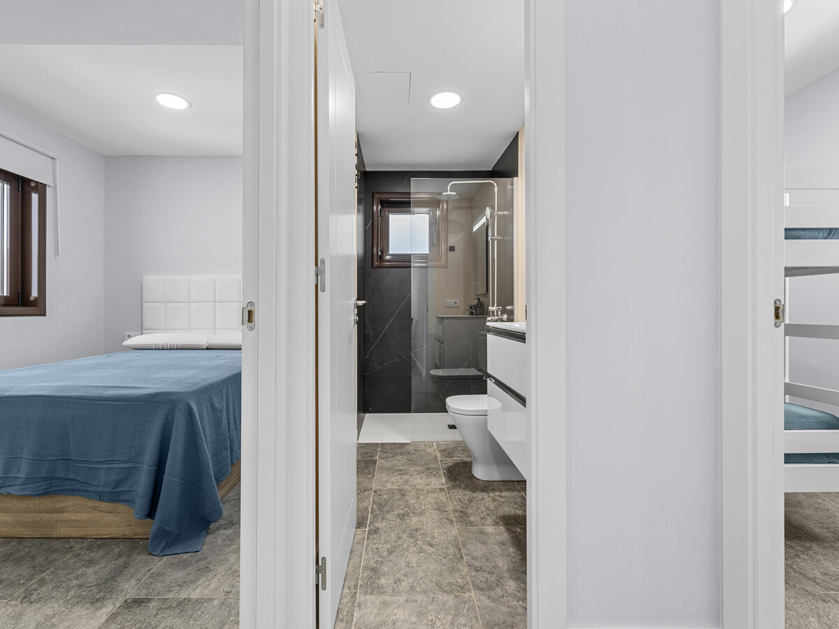Appartement rénové 4 pers. à Puerto del Carmen, face piscine - Photo 17