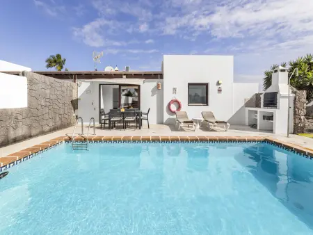 Location villa à Playa Blanca, Villa Bezanilla à Playa Blanca avec piscine et terrasse