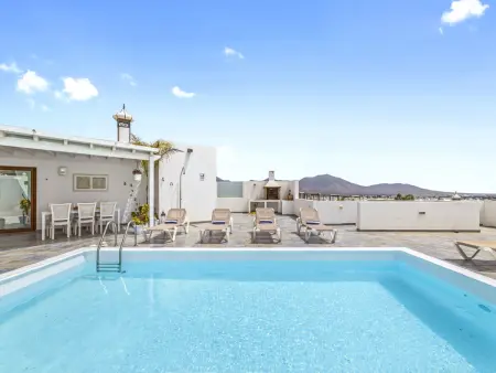 Villa Flora à Playa Blanca - 3 chambres, piscine chauffée : photo 16