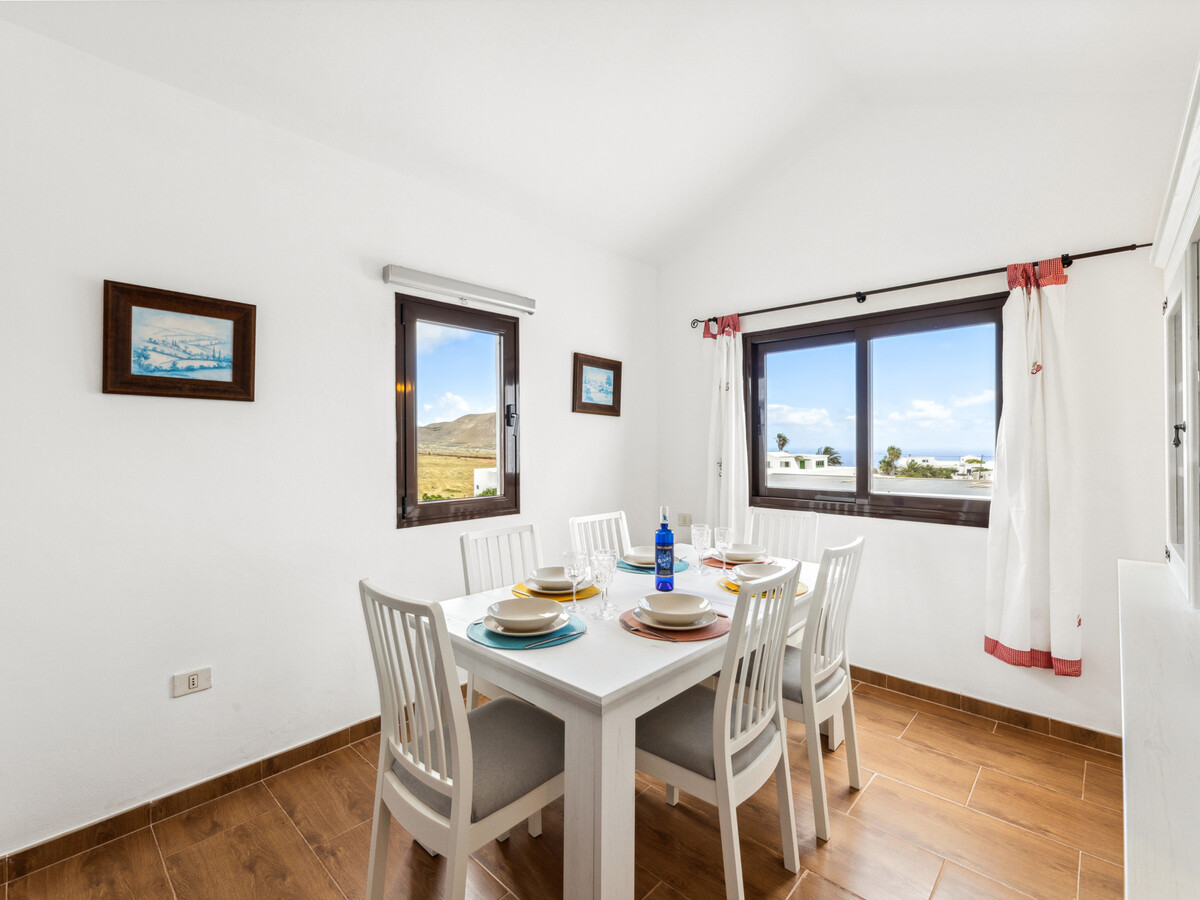 Villa Doña Isidora, piscine chauffée à Costa Teguise - Photo 4