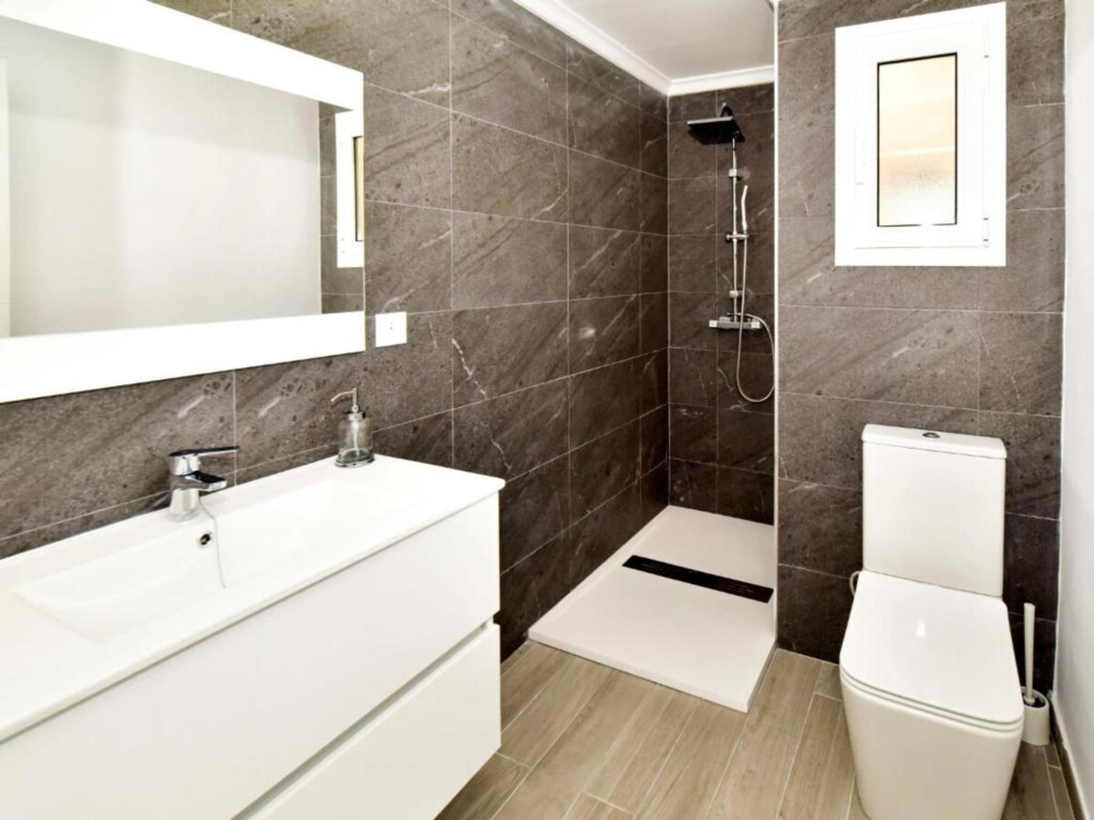 Appartement 2 chambres à Denia, accès direct plage - Photo 11