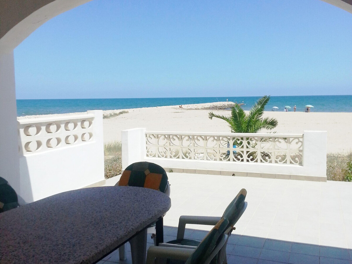 Bungalow en première ligne de plage à Dénia - Photo 1