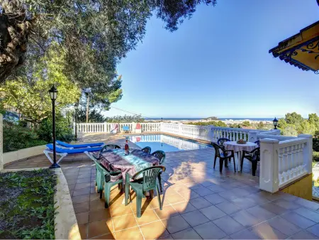 Location villa à Denia, Villa à Denia avec piscine privée, climatisation et wifi, proche plages et ville