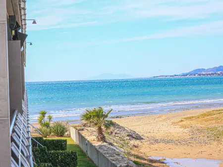 Appartement face mer avec terrasse et piscine à Cambrils : photo 5