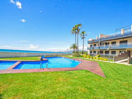 Appartement face mer avec terrasse et piscine à Cambrils : photo 8