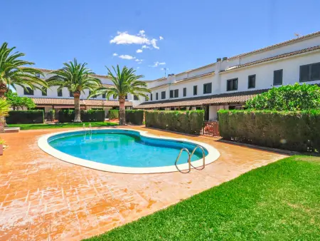 Location maison à Cambrils, Charmante maison de ville à Cambrils avec jardin et piscine
