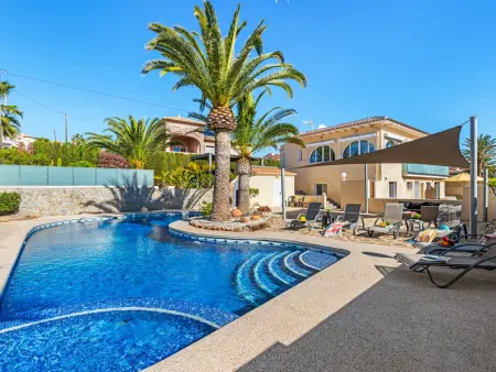 Location villa à Calp, Villa ensoleillée à Calpe avec piscine privée, climatisation et Wi-Fi
