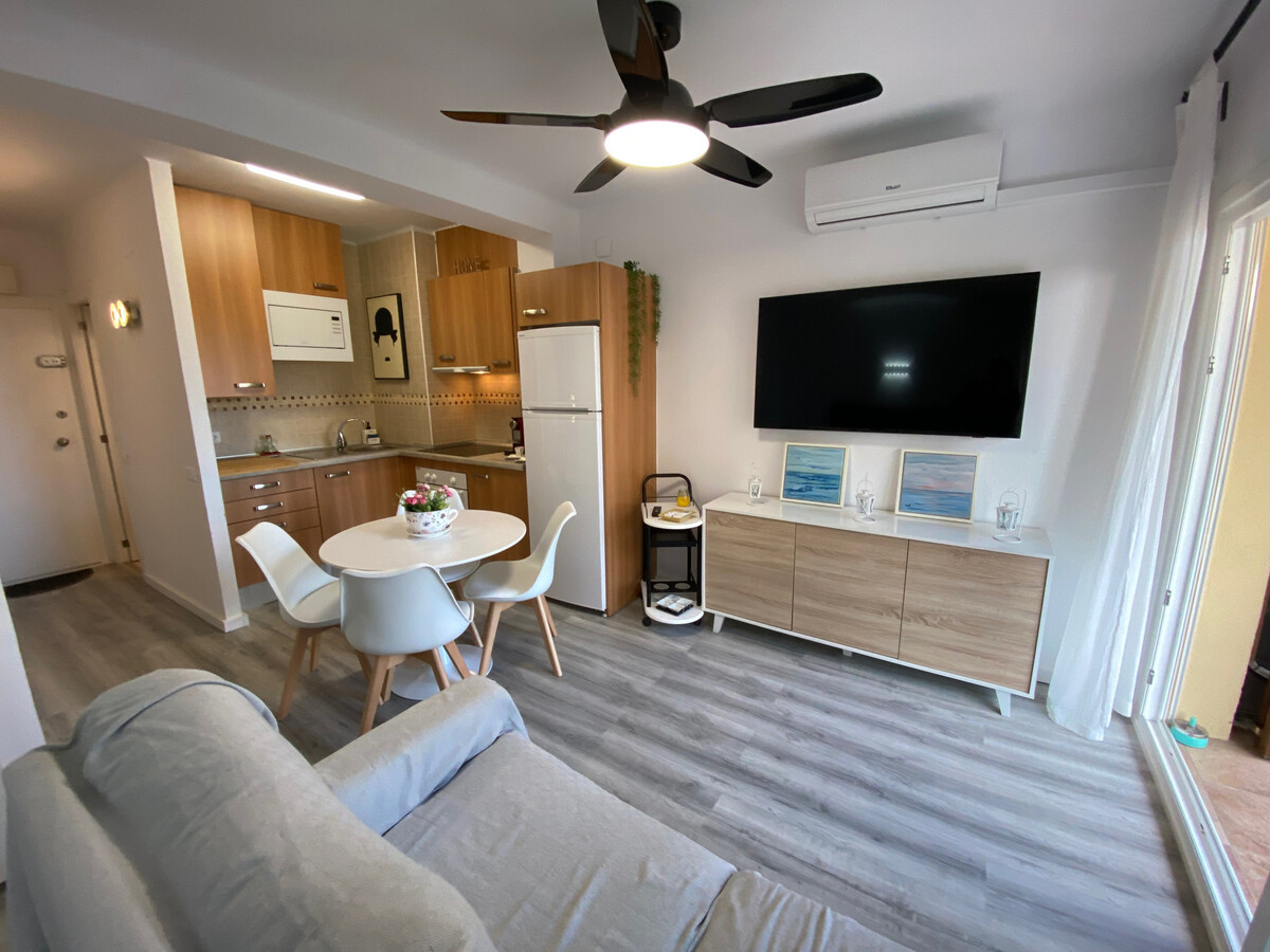 Appartement rénové 80m de la plage, climatisation, parking - Photo 7