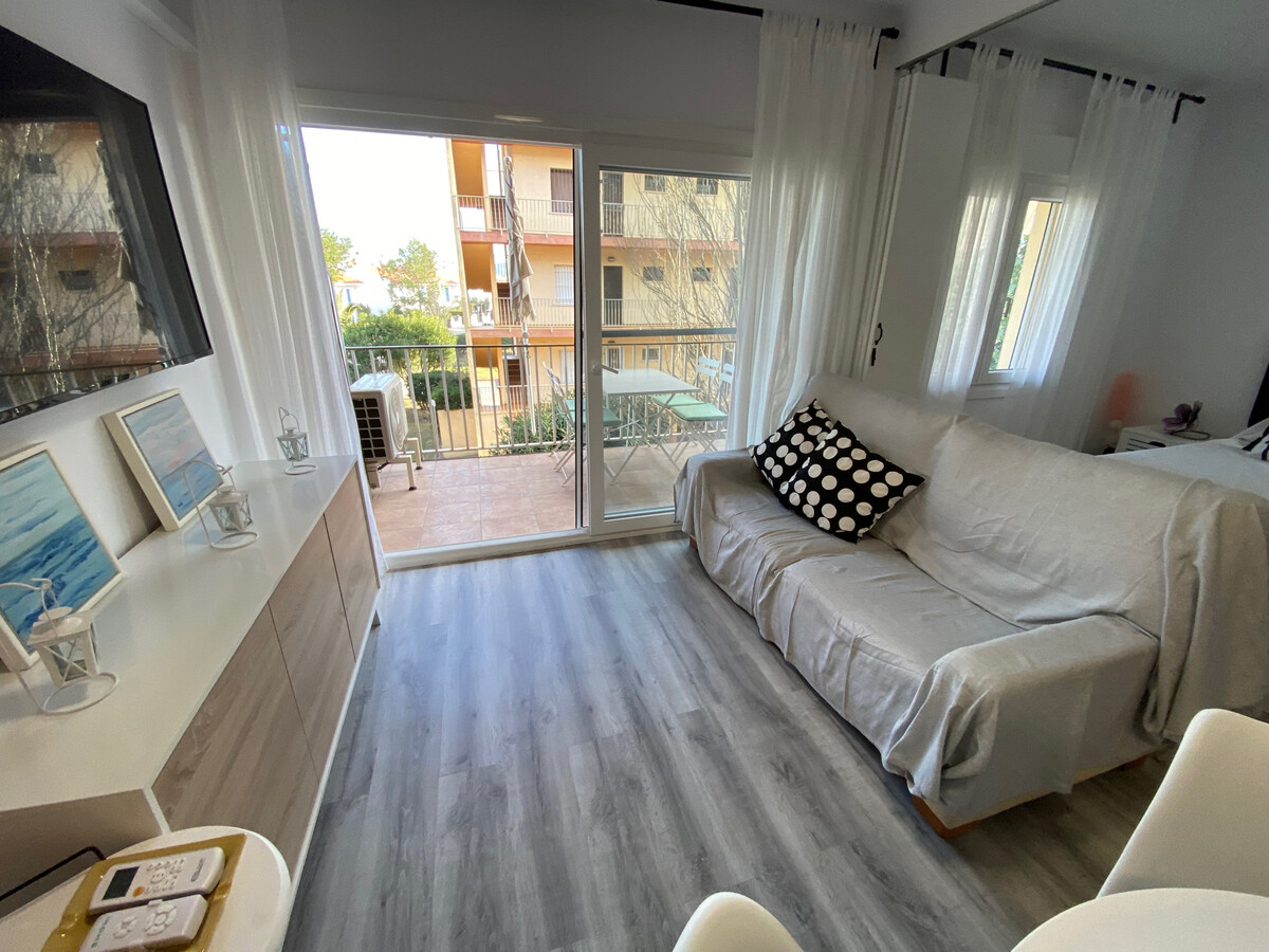Appartement rénové 80m de la plage, climatisation, parking - Photo 11