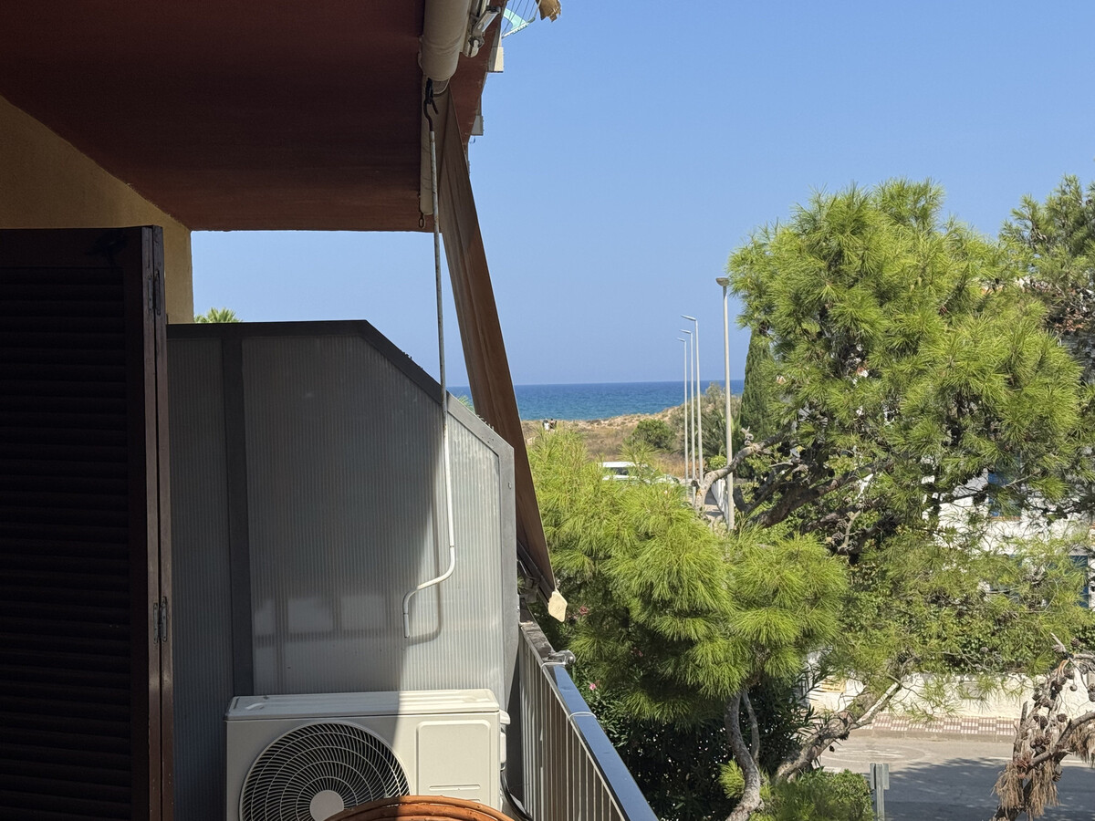 Appartement rénové 80m de la plage, climatisation, parking - Photo 16