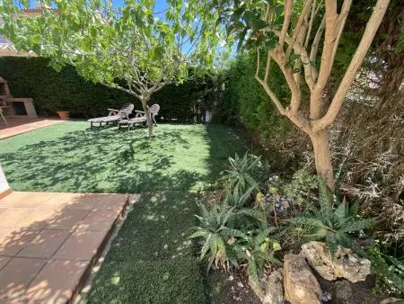 Villa sur la Costa Brava pour 6 avec piscine commune, jardin et proche plage - Photo 2
