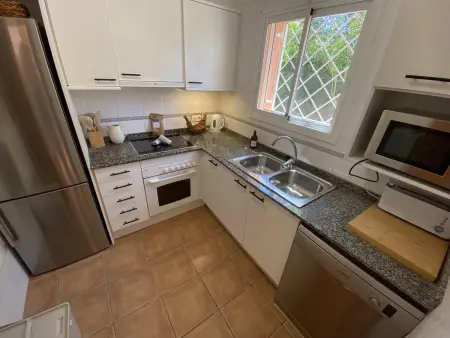 Villa sur la Costa Brava pour 6 avec piscine commune, jardin et proche plage - Photo 5