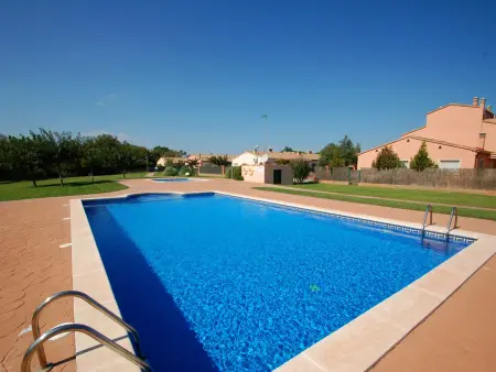Villa sur la Costa Brava pour 6 avec piscine commune, jardin et proche plage - Photo 6