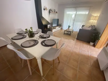 Villa sur la Costa Brava pour 6 avec piscine commune, jardin et proche plage - Photo 8