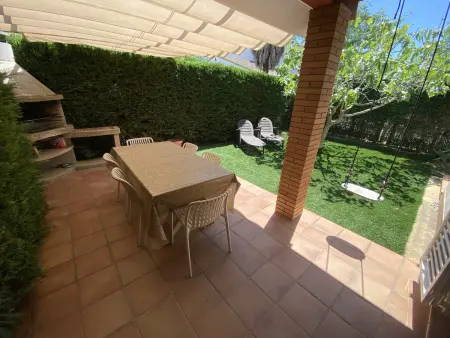Villa sur la Costa Brava pour 6 avec piscine commune, jardin et proche plage - Photo 9