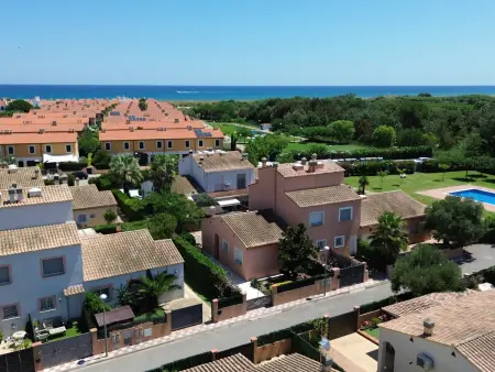 Villa sur la Costa Brava pour 6 avec piscine commune, jardin et proche plage - Photo 14