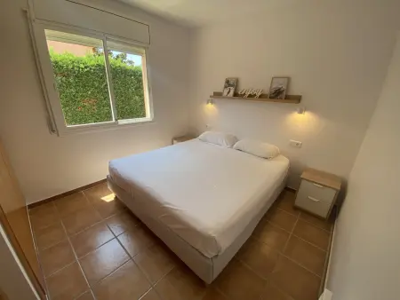 Villa sur la Costa Brava pour 6 avec piscine commune, jardin et proche plage - Photo 15