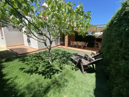 Villa sur la Costa Brava pour 6 avec piscine commune, jardin et proche plage - Photo 17